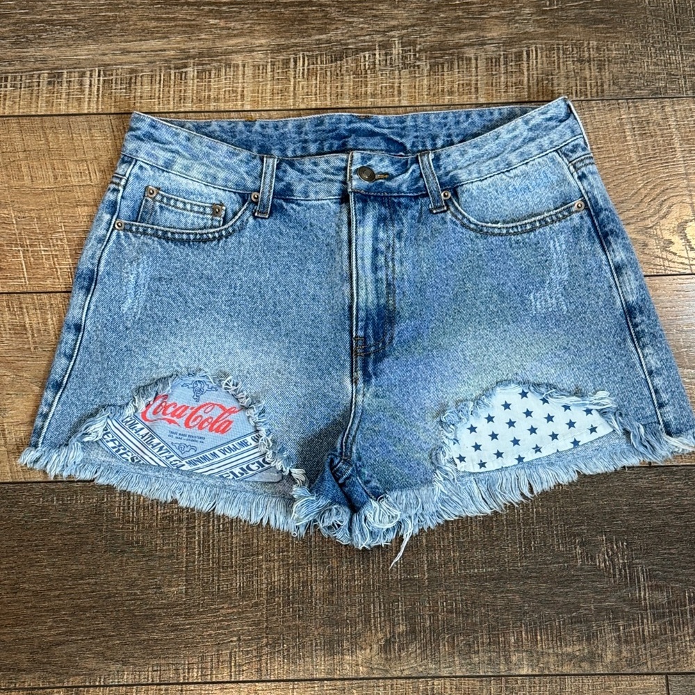 Forever 21 Coca Cola Women's Denim Shorts Size 28